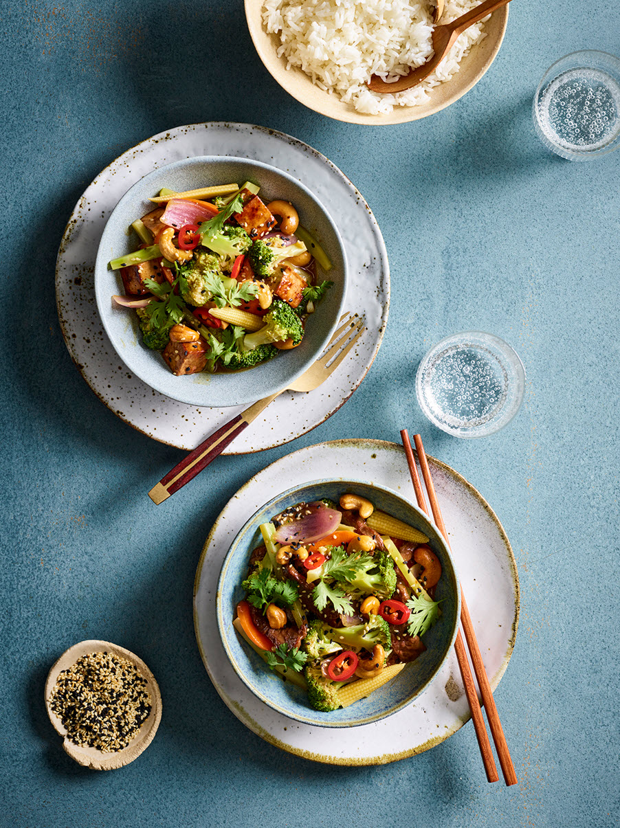 Broccoli and cashew stir-fry with tofu or beef - Miele Experience Centre